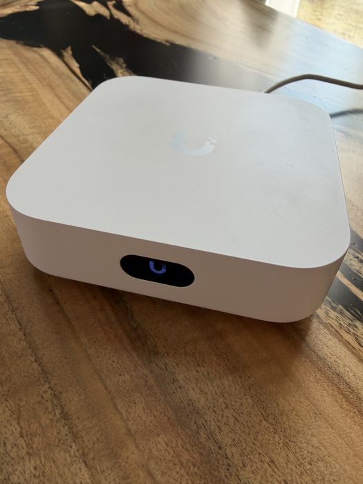 Роутер Ubiquiti Unifi express UX