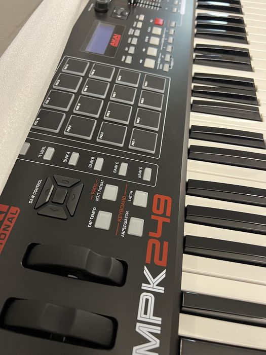 Kontroler  MIDI Akai MPK249