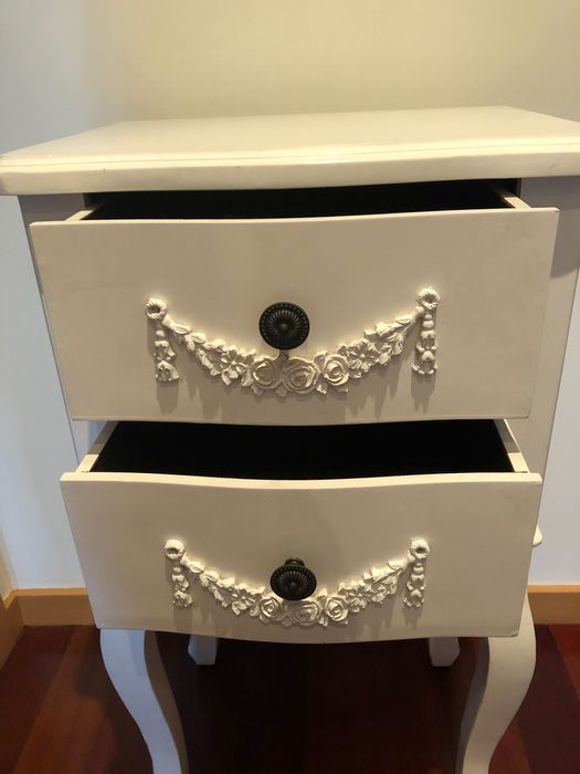 Cómoda estilo clássico