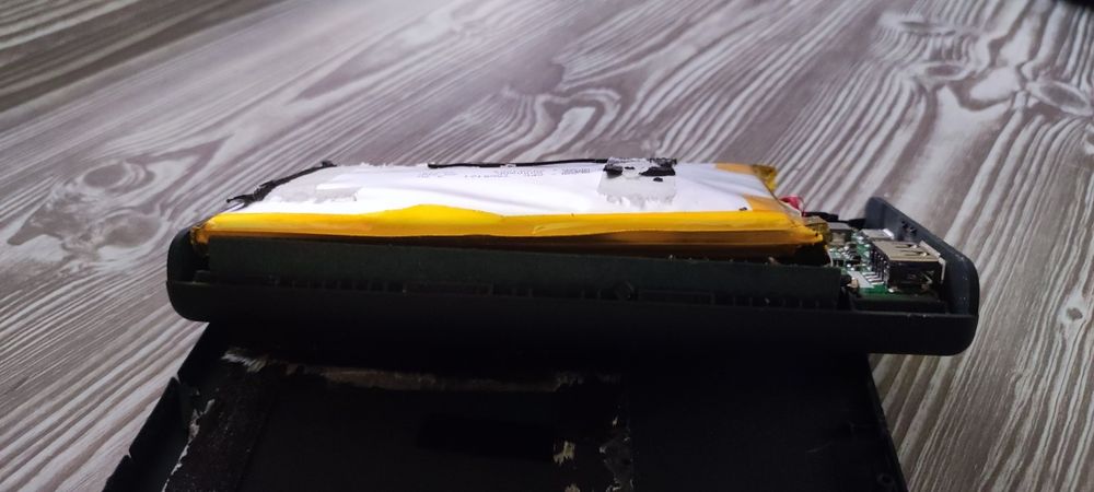 Powerbank 16000 mAh uszkodzony