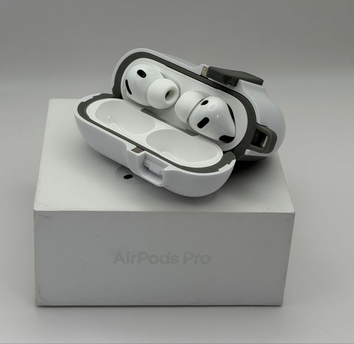 Чехол на AirPods Pro 3 Black, White, AirPods 4 White, противодарный, открывается автоматически кнопкой