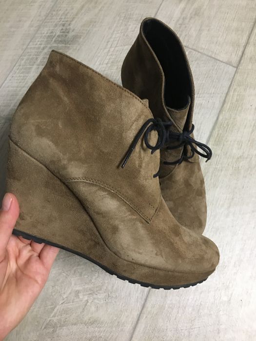 Ботинки демі на танкетці