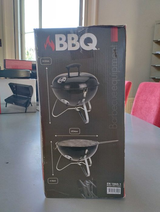 Barbecues redondo - Novo em caixa. Nunca utilizado. H37cm X D34cm Model: C80-216030
