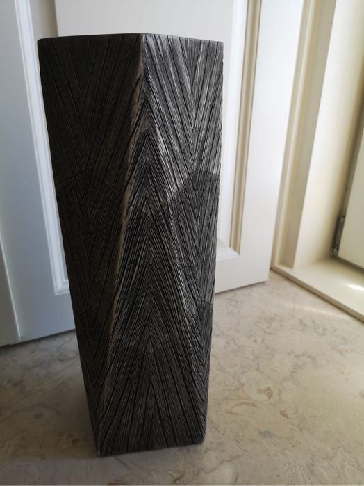 Jarra preta com efeitos muito bonita