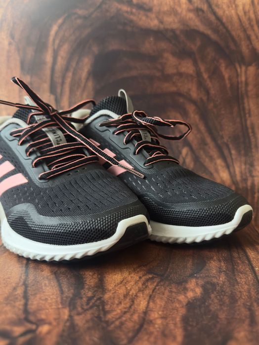 Кросівки Adidas жіночі