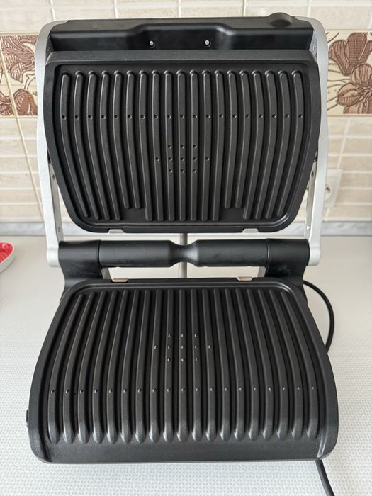 Гриль Tefal прижимний