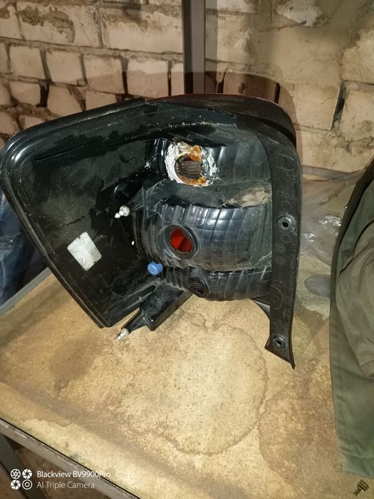 Задний правый фонарь Ford Escape, Mazda Tribute 2001-2012
