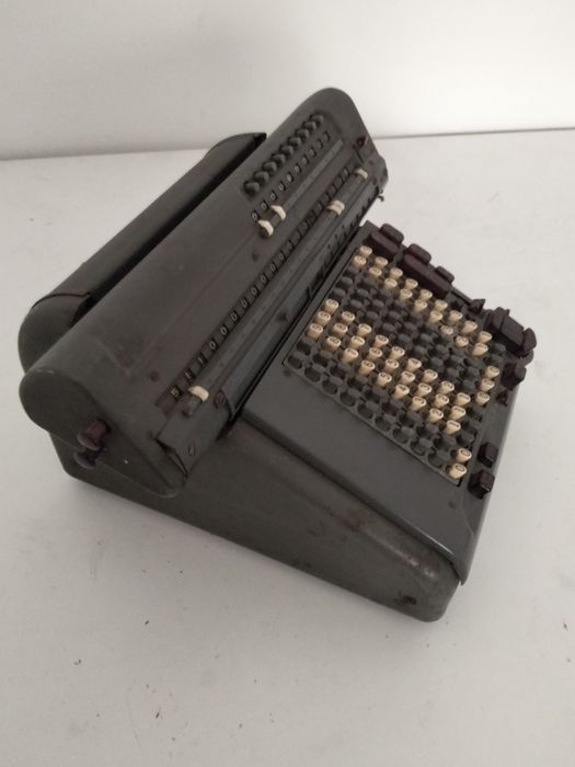 Maquina de calcular eletromecânica vintage