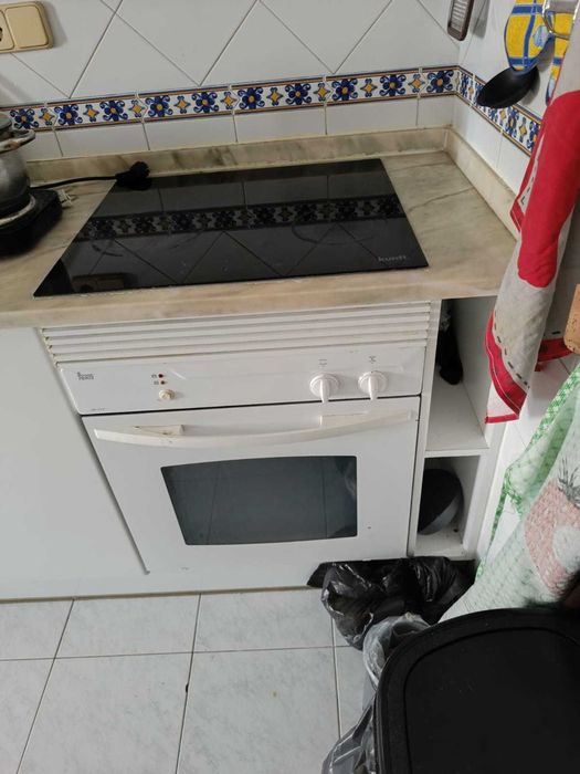 QUINTA DO CONDE - Av. 1º de Maio - Quarto para Alugar