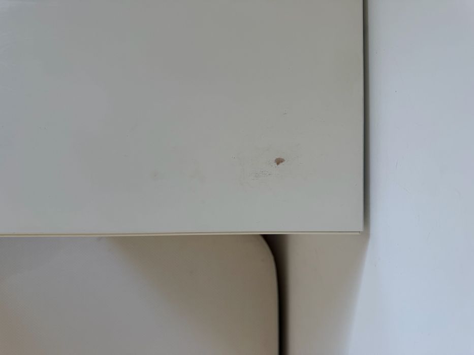 Sommier IKEA 140x200 com arrumação + 2 mesas de cabeceira