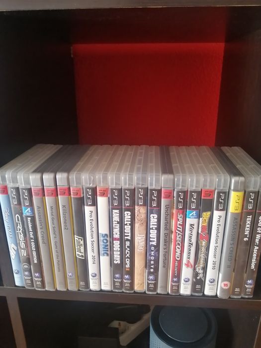 Vendo ps3 slim 120 gigas com 2 comandos 42 jogos