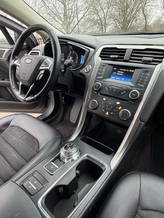 Ford Fusion 2017 рік 2.0 гібрид