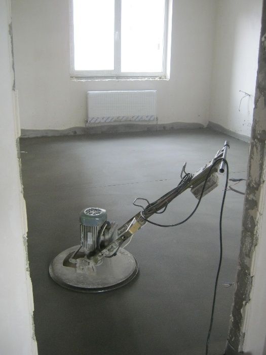 Стяжка підлоги машинна .