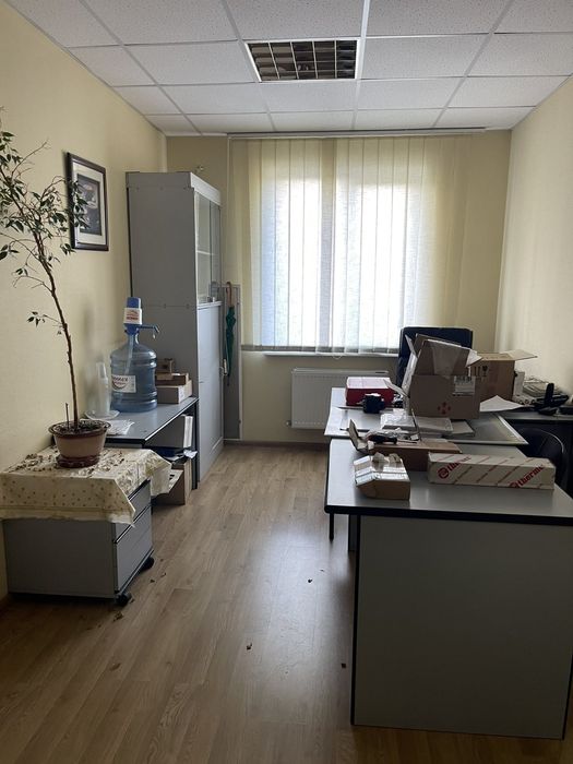Продаж комерційного приміщення Київ. Святошинський район Берковець