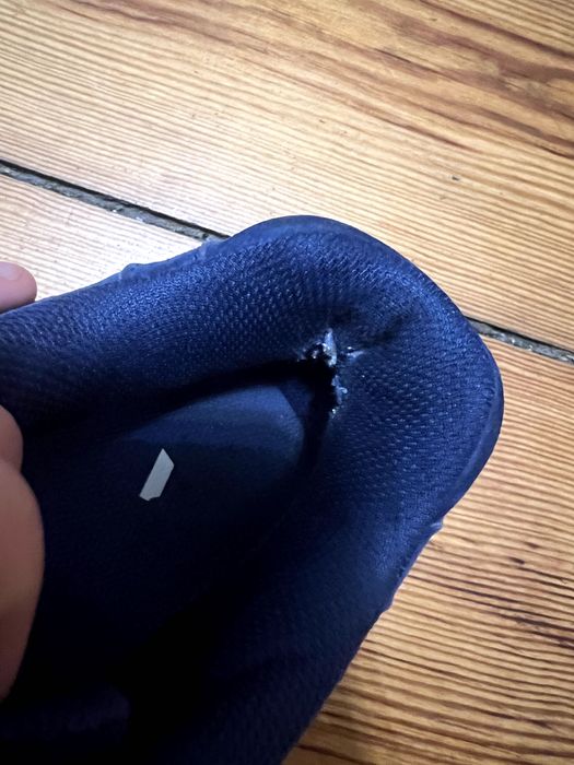 Sneakersy adidas Response CL Shoes