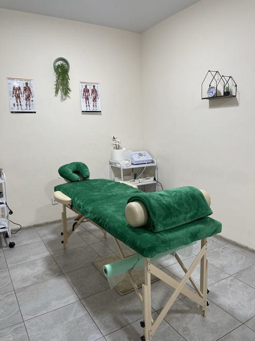 Здається робоче місце/кушетка/стіл доя майстрів