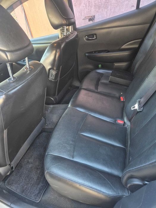 Nissan Leaf электромобиль