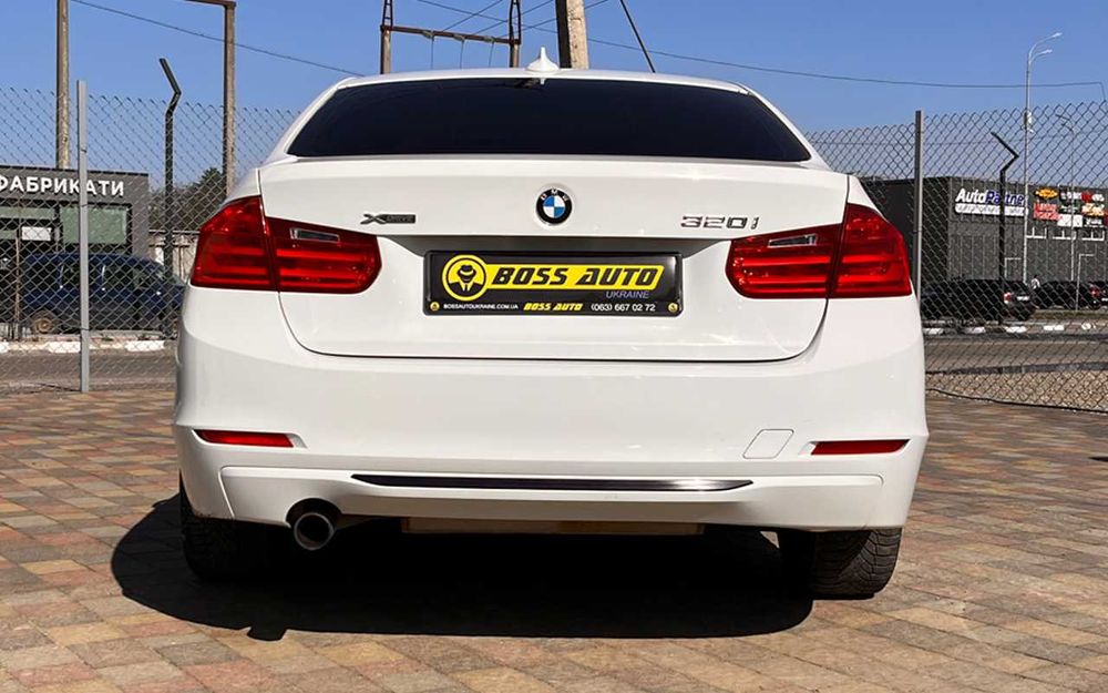 BMW 320І   2013