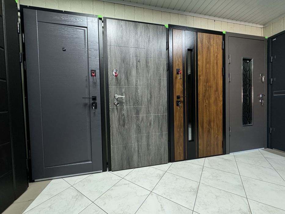 Входные двери в квартиру и дом в наличии и под заказ