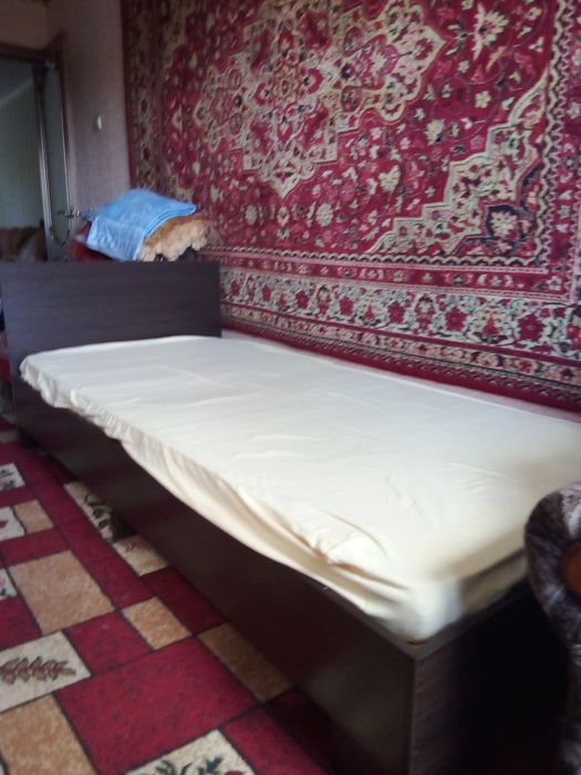 Кровать полутарна