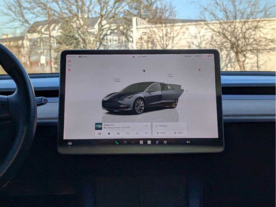 Tesla Model 3      2022