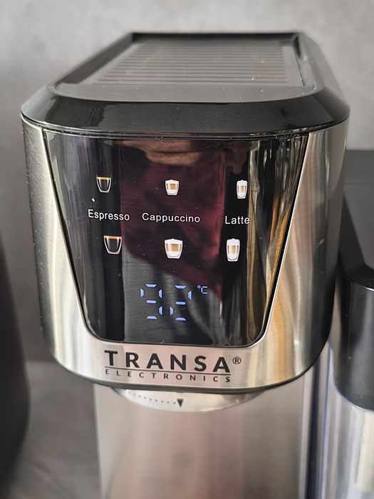 Ekspres ciśnieniowy kolbowy ze spieniaczem AUTOMAT