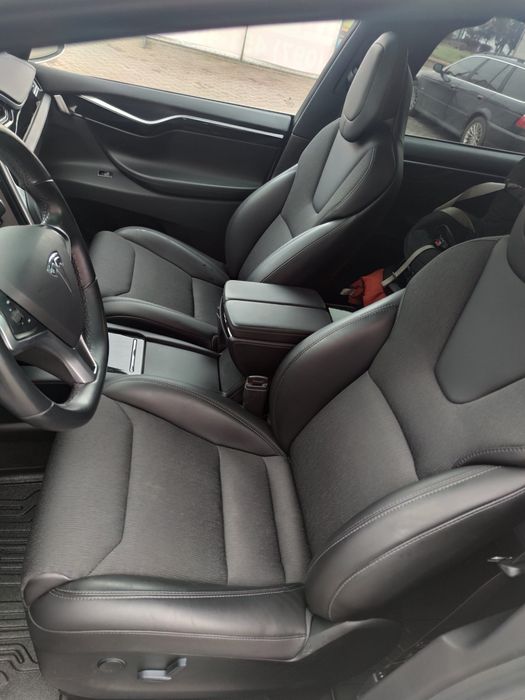 Tesla Model X  75D Європа не битий Intel
