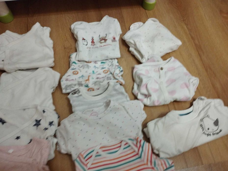 Ubranka dla dziewczynki 44-50-56 jak nowe!