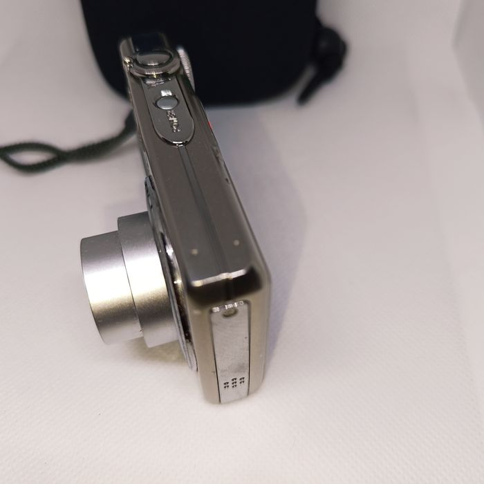 Olympus Digital Camera FE-230, 7.1 MP, Silver, Tested64284492940289124