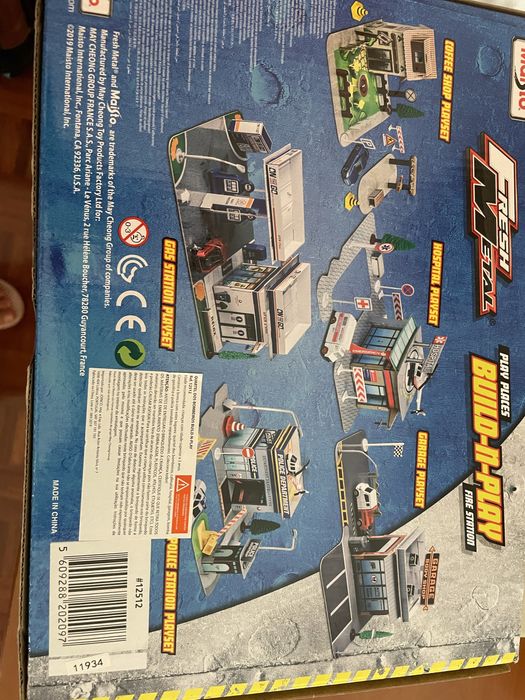 Brinquedo/ fire station novo