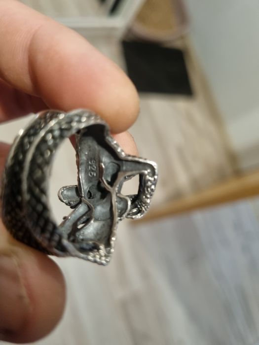 sygnet przedstawia misternie wyrzeźbionego smoka 1955 rok