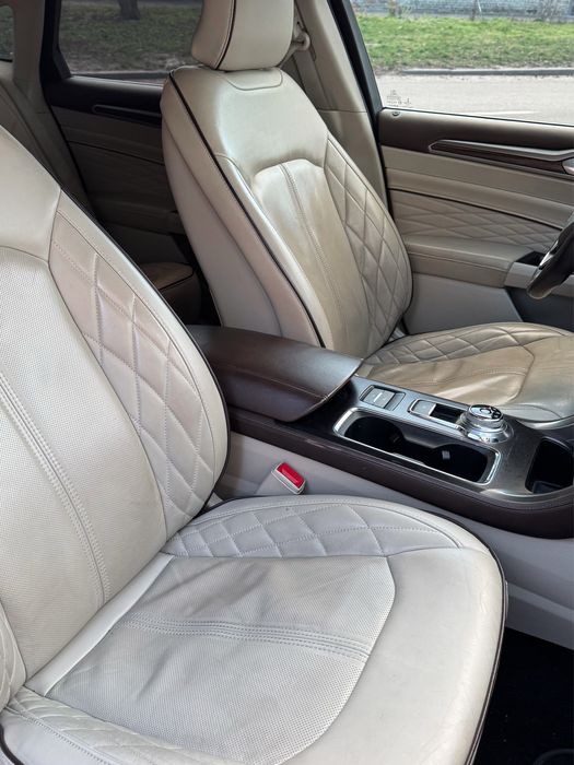 Продаж Ford Fusion 2.0 2017 AWD Platinum