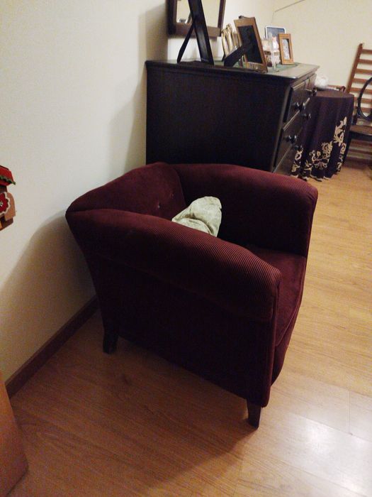 Poltrona usada tipo bombazine