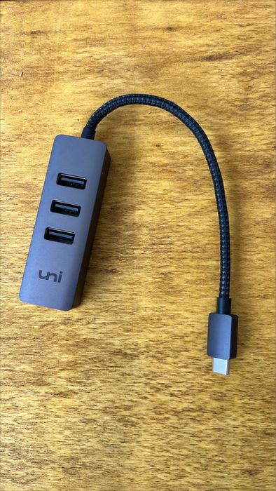 Adaptador USB‑C Uni (Ethernet + 3 USB) – Sem uso