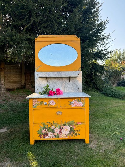 Komoda/toaletka z marmurowym blatet