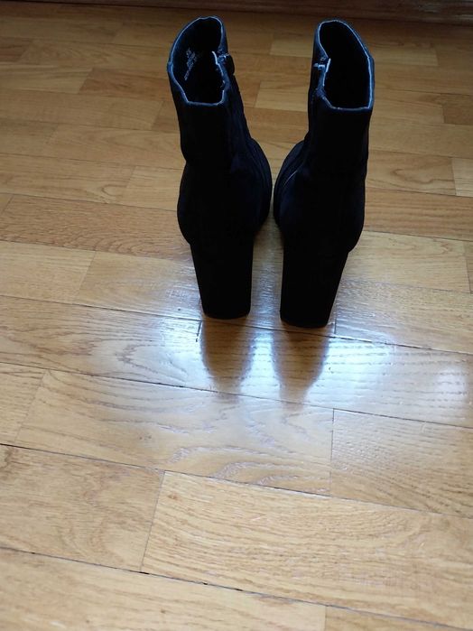 Kozaki damskie krótkie