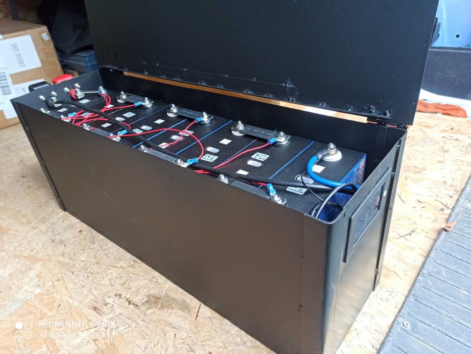 Magazyn Energii LiFePo4 360Ah x 8 x 24V BMS 200A/2A balanser Obudowa