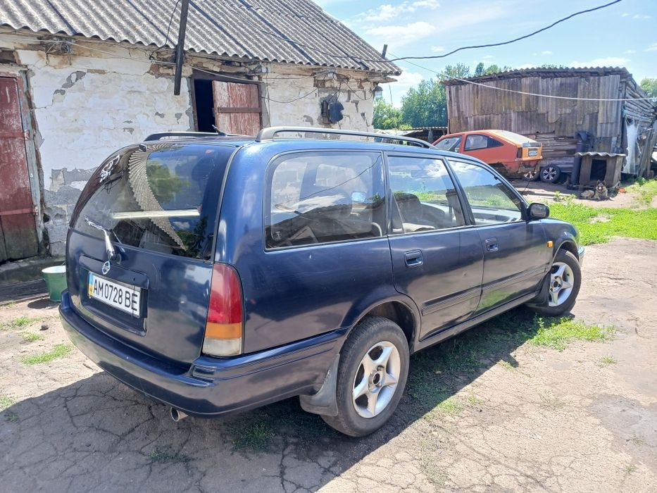 Нісан примера w10 2.0 газ/бензин.