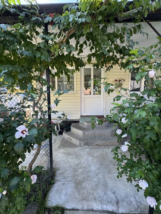 Затишний будинок між біля Рожнятова