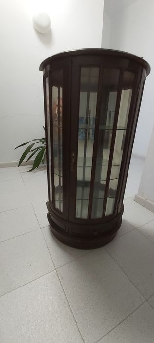 Móvel cristaleira usado