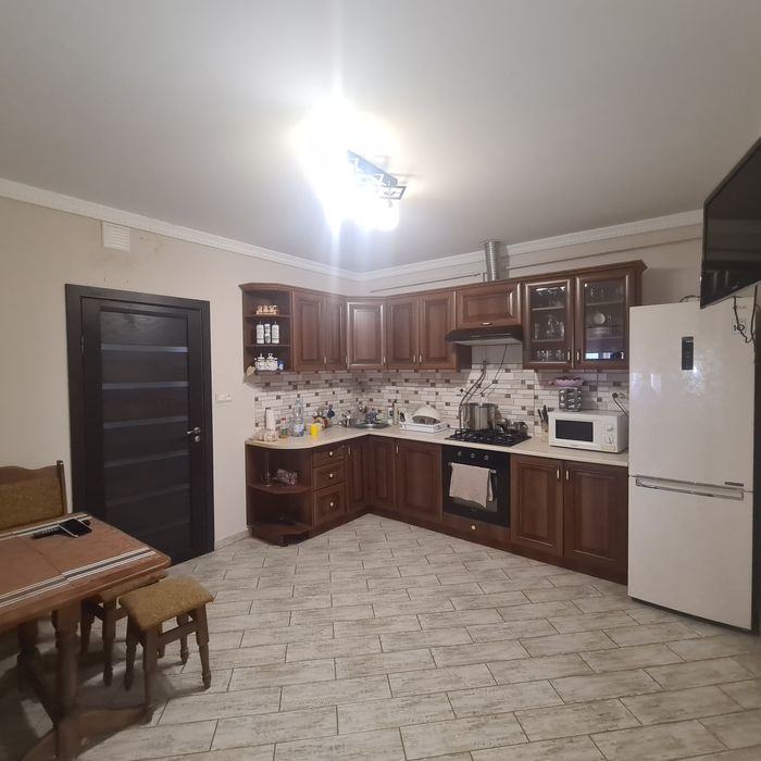 Продається чудовий сімейний будинок в м.Берегове.