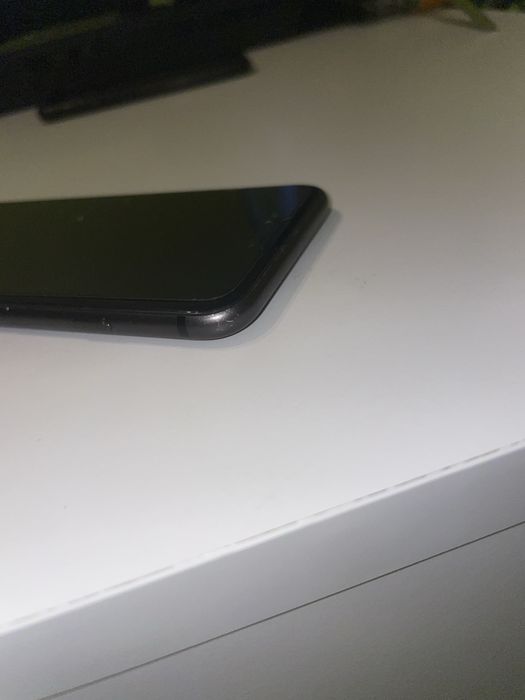 Iphone 8/2GB/64GB