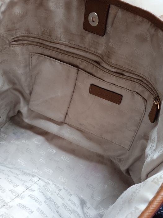 Venda mala Michael Kors muito boa