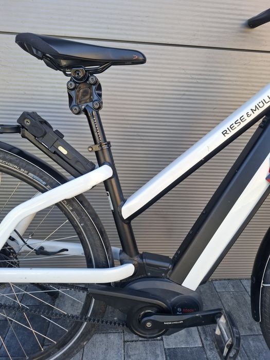 Rower elektryczny trekkingowy Riese & Muller New Charger 29" Bosch Deore tarcze hydrualika