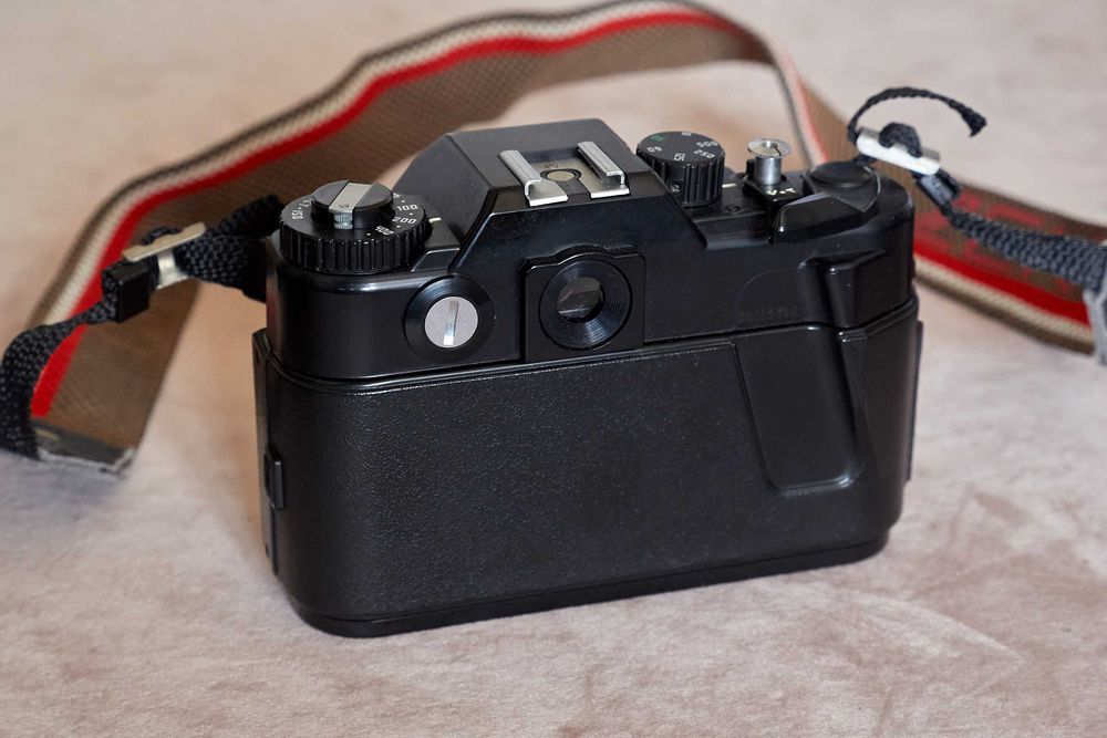 Aparat analogowy Zenit 122 z oryginalnym paskiem | jak nowy