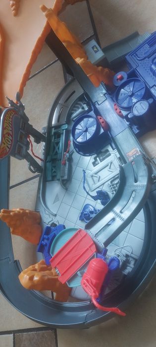 Hot Wheels Dinozaur