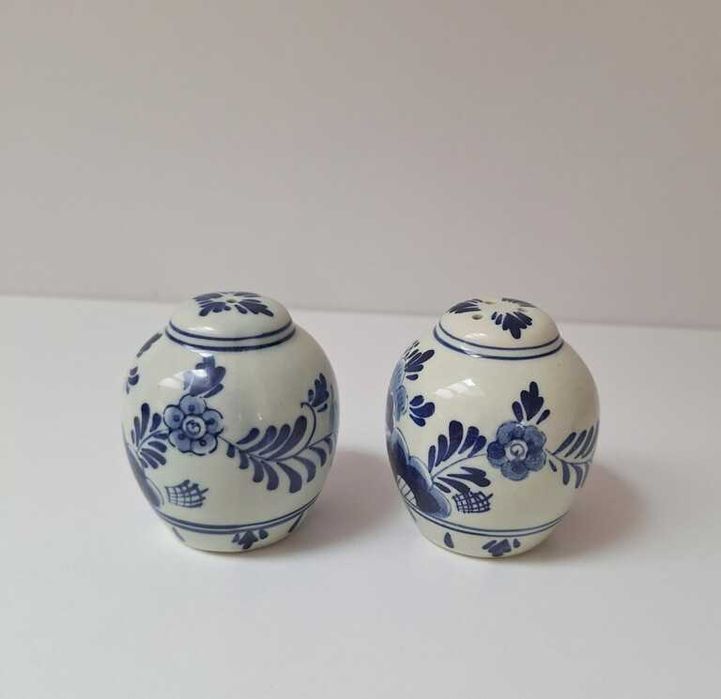 Ceramiczny Zestaw Solniczka i Pieprzniczka – Styl Delft Blue