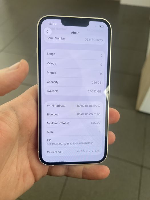 iPhone 13 256GB White