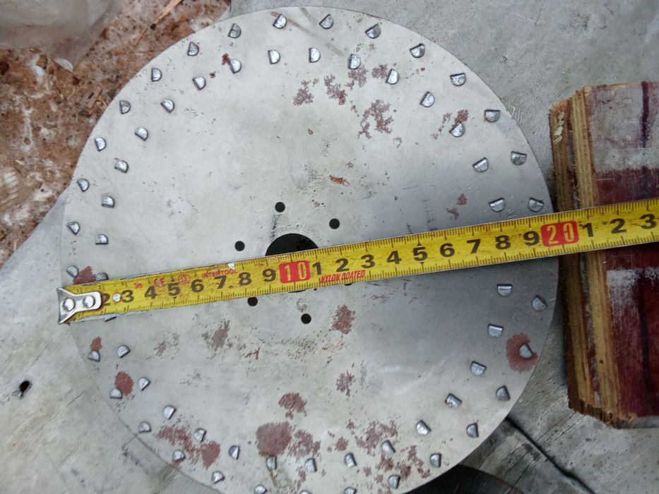 Продам крильчатку на витяжку в майстерні  гаражі чи  де ще.