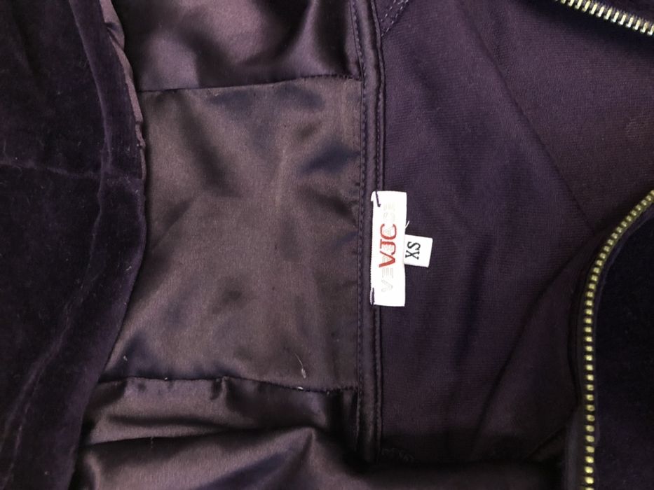 Dres damski Versace VJC xs 34 śliwkowy jak nowy bluza spodnie